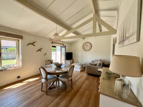 Bredene Haus | Myfa Beachcottage Zeewind II 243