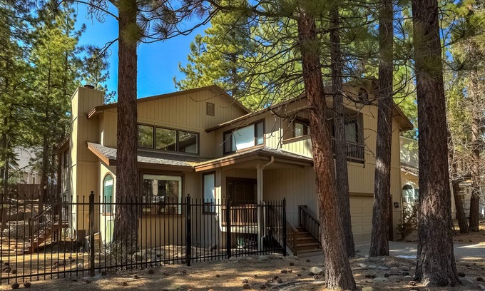 Lower Kingsbury Eigentumswohnung | Pet friendly home w/ backyard, close to heavenly/casino, great for groups