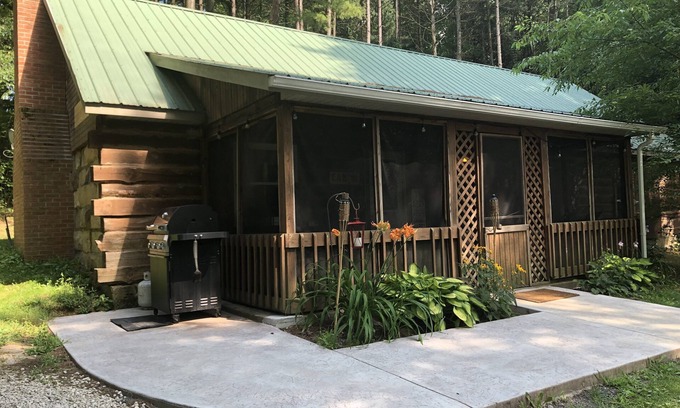 New Rumley Kabine | Rustic Cabin Retreat on 120 Acres with Private Lake, Wildlife, and Fireplace.