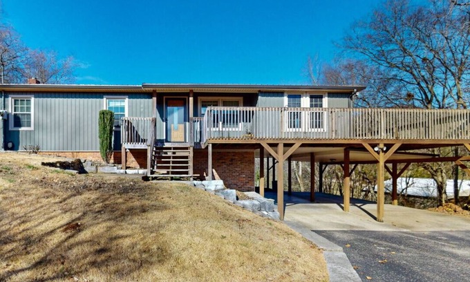 Fayetteville Haus | Nana’s Place @ Possum Hollow