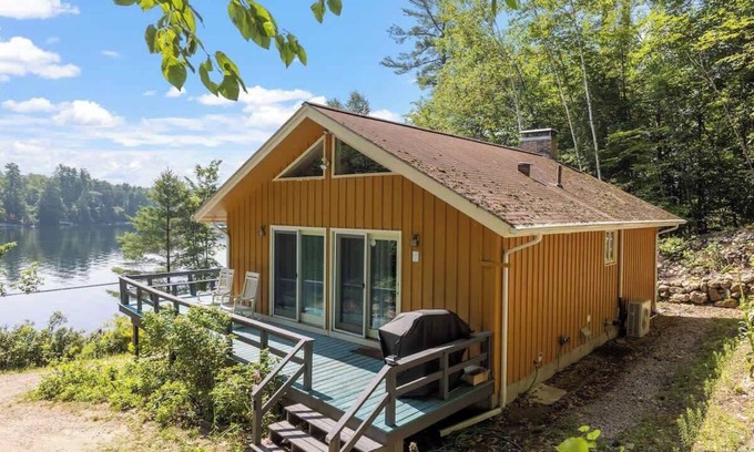 Sanbornville Haus | Nanas Nest - Lakefront Studio on Lovell Lake