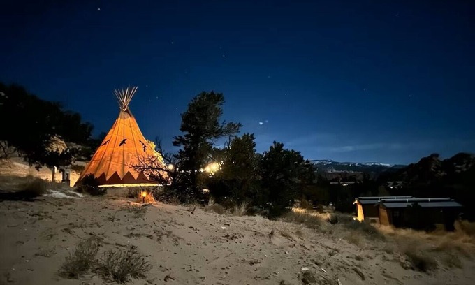 Teasdale Haus | Native American Shaman Tipi