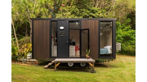 Bahrs Scrub Haus | Natural Age by Tiny Away