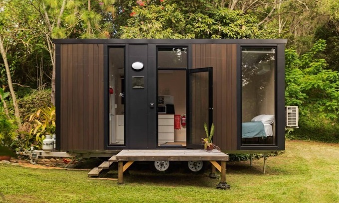 Bahrs Scrub Haus | Natural Age by Tiny Away