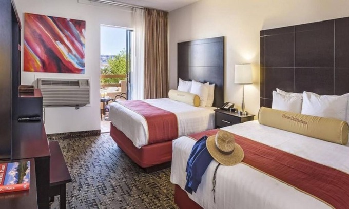 Wahweap Resort | Naturalistic Escape! Minutes away from Lake Powell Campground, Pool, Restaurant