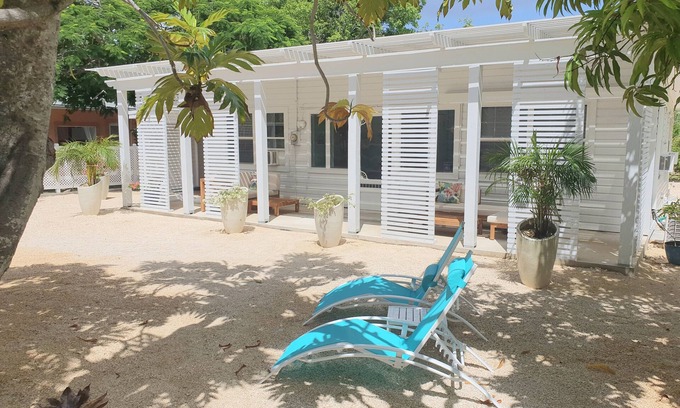 Cotton Tree Bay Haus | Nature Escape Getaway w/ in-room dining service & amenities/3bdrm 1bth/sleeps 5