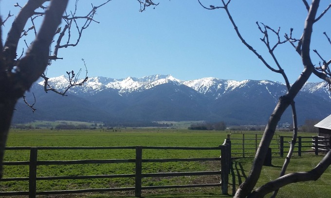 Baker City Haus | "Scenic Serenity" Dynamische ländliche Umgebung mit atemberaubendem Bergblick!