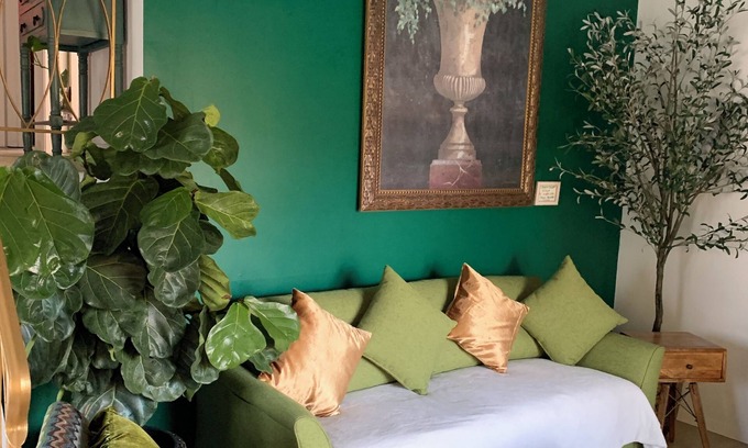 Wood Dale Haus | Near O’Hare, King Bed, Spacious, Great Backyard, WiFi, AC