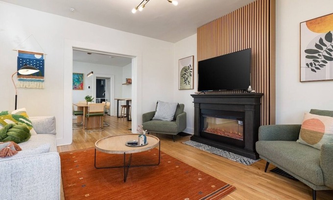 University District Haus | Near OSU-Short North-DT| 20 Guests | Stylish Home