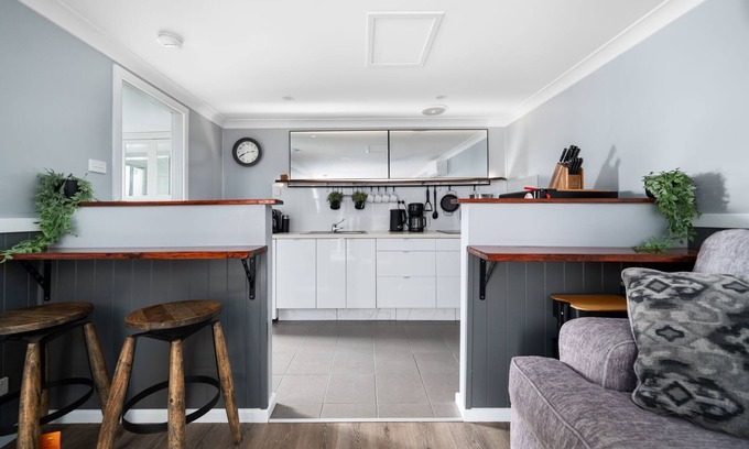 Bathurst Wohnung | Neat & Tidy Studio with Firepit near Bathurst CBD