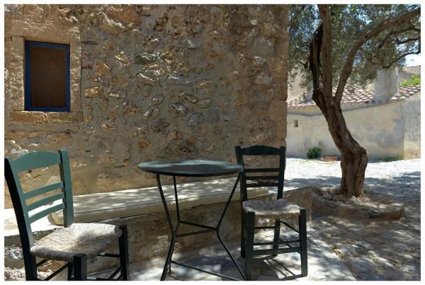 Monemvasia Haus | NEFELI castle stone house inside the fortress
