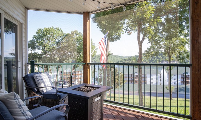 Kaiser Haus | Nestled in State Park - Amazing Porch and Pool