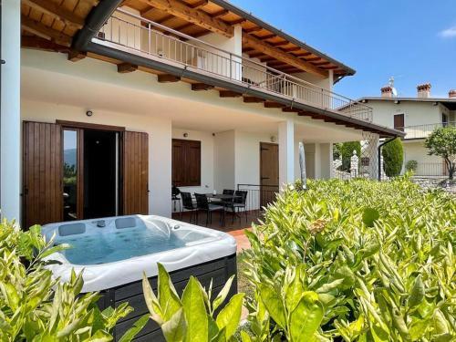 Oldesio Wohnung | NEU Suite Perlago, Whirlpool & Seeblick