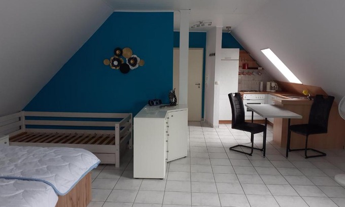 Niederdorfelden Wohnung | Neue Möblierte Wohnung mit Separatem Eingang, Nahe zum Bahnhof Nach Frankfurt