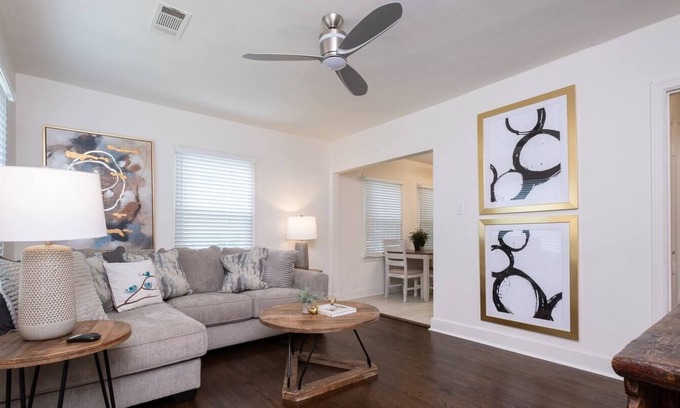 Capital View Haus | New 2BD/1BA Home~Close to Everything~"Penny Lane"