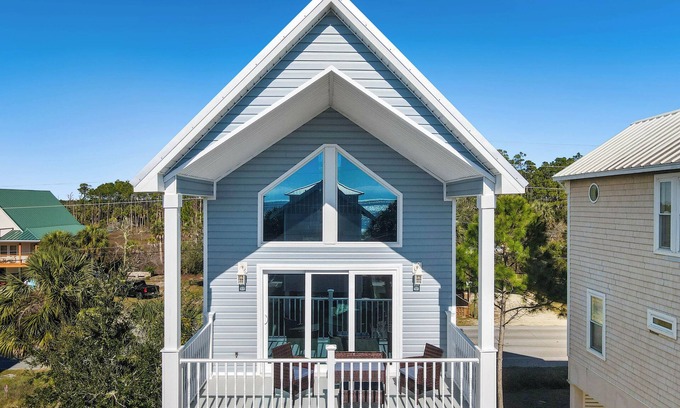 Port St. Joe Haus | New 2br/2.5ba modern coastal retreat - walk to the beach!