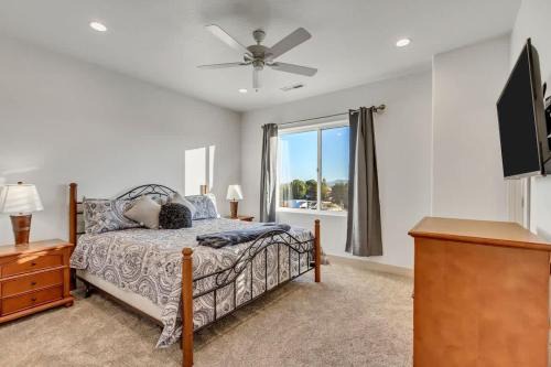 Santa Clara Haus | New 3 BR Townhome -Private Patio Heated Pool-31