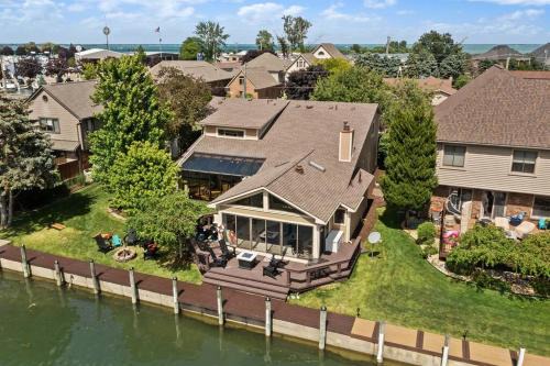 Harrison Villa | NEW! 4BR I Indoor Pool on the Bay in Boat Town USA