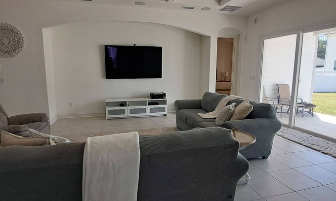 Green Cove Springs Haus | New 5BR Family Retreat Pet Friendly Near Jacksonville & St. Augustine