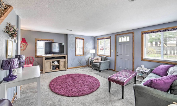 Brooklyn Hütte | NEW! Bright Brooklyn Abode w/ Deck, Grill & Views!