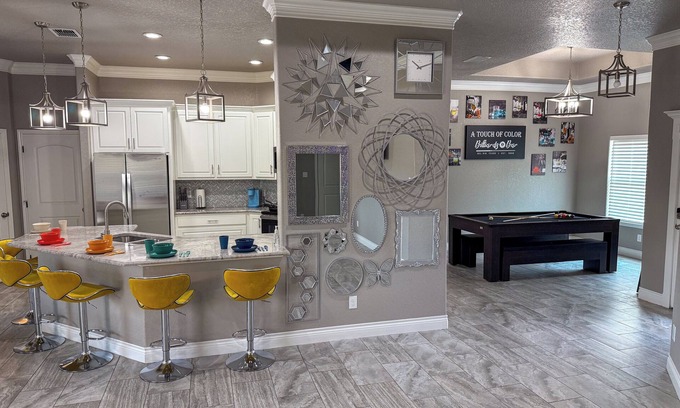 Amistad National Recreational Area Haus | NEW BUILD: Pool-Table, Ping-Ping, Arcade Machines, Office. A TOUCH OF COLOR.