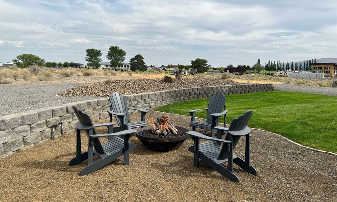 Desert Aire Haus | New Custom Multi Master + Sleeping Room Golf Course Home w/ Outdoor Living Area