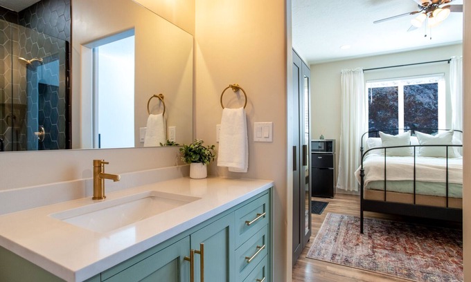 Hurricane Wohnung | New Custom Suite Near Zion Park and Sand Hollow