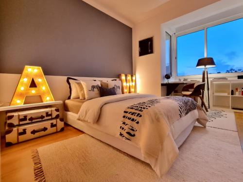 Linda-a-Velha Wohnung | NEW - Epic Design -AC, Balcony, Free Parking
