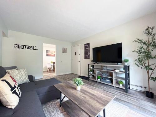 Canton Wohnung | New Hall Of Fame Apt! - 7 Min Walking Distance