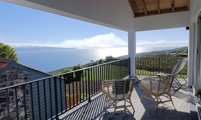 Lajes do Pico Haus | New Home for Large Families and Groups