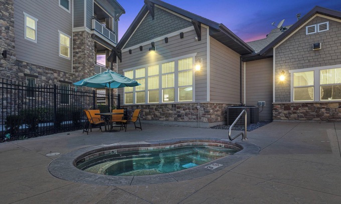 South Jordan Haus | New-home suite home+fireplace+ski+hot tub+21 mi. to SLC