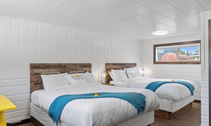West Yellowstone Hotel | New Lazy Duck Inn #17 Double Queen