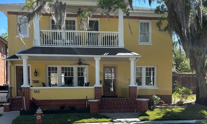 Downtown Historic District Wohnung | New listing. Charming apartment in enchanting St. Augustine’s historic district.