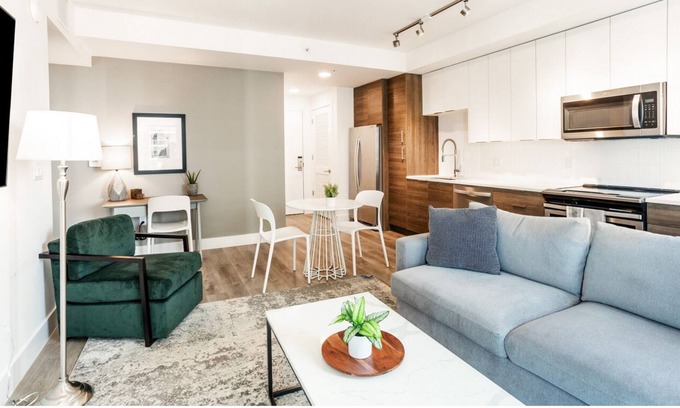 Riverwalk Fort Lauderdale Wohnung | NEW LISTING! Contemporary 1BR, in unit Washer/Dryer, FREE parking with all amenities! by RedAwning