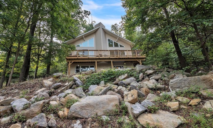 Millville Haus | NEW LISTING! Mountain Chic Retreat by RedAwning