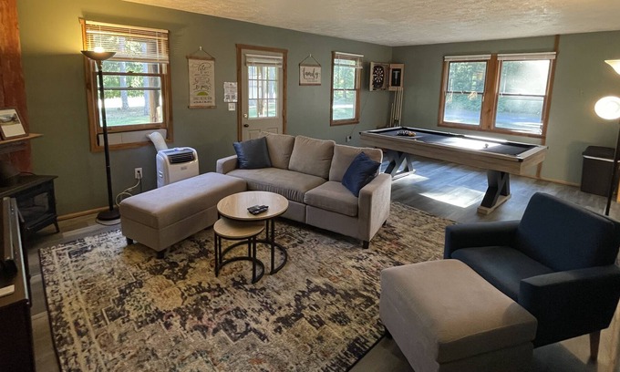 Mauston Kabine | New Listing Special Pool Table, Dart Board, Sleep 6, Near Castle Rock Lake/Dells