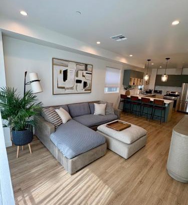 Sherman Oaks Wohnung | New Luxe 3B 3Bath Townhouse