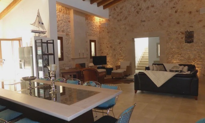Algaida Haus | NEW LUXURIOUS COUNTRY HOUSE 'FINCA SA COMUNA VELLA' (12 PEOPLE), IN A TOP LOCATION