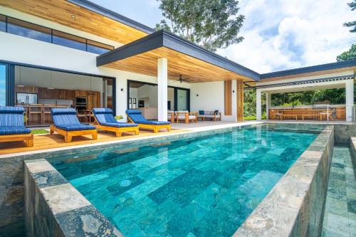 Tres Rios Haus | New! Luxury-4 Suites-private Pool-ocean Views