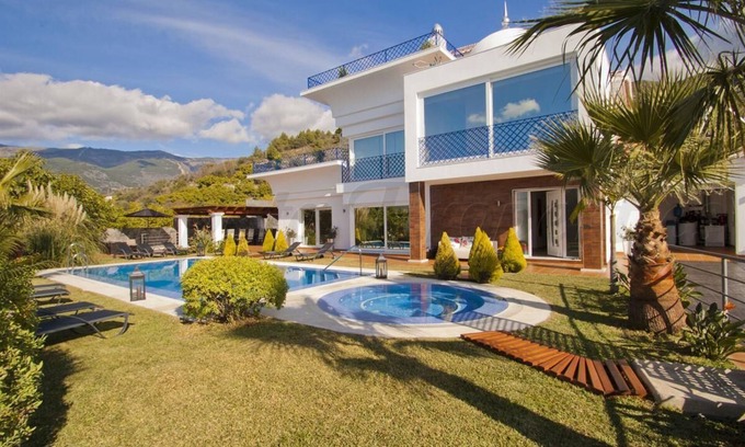 Canillas de Albaida Villa | Neue luxuriöse Villa, 5 Schlafzimmer, 5 Badezimmer, Privatpool