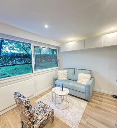 Neuilly-sur-Seine Wohnung | New, modern and bright studio