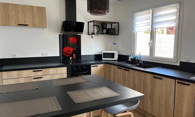 Pontault-Combault Haus | New, modern, family home in quiet location near Disneyland Paris or Paris.