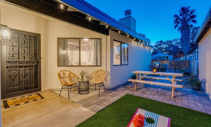 Sierra Vista Haus | New! Modern Family Friendly The Desert Nest