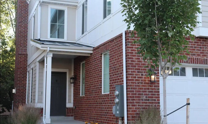 Millcreek Haus | New Modern Twin Home, Pet Friendly, Close to Airport, Downtown, Resorts and more