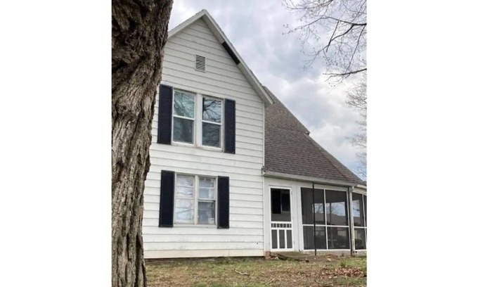 Farmington Haus | NEW! Original Farm House w/pool and tons of charm