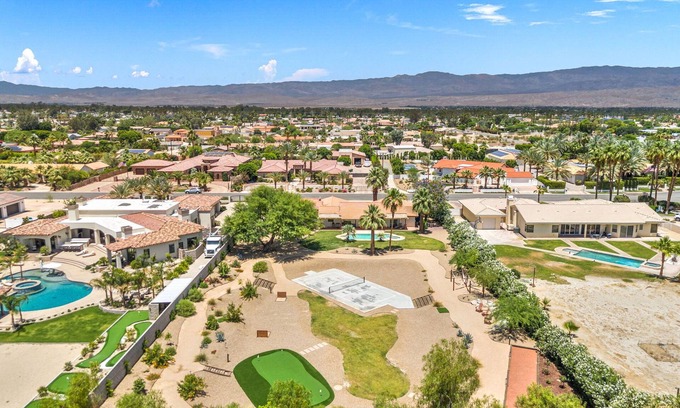 Palm Desert Haus | New Palm Desert Oasis! Pickleball, Putting Green, Bocce Ball, Pool & Jacuzzi!