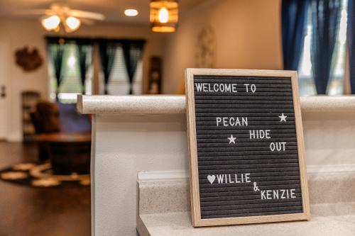 Brenham Haus | New Pecan Hide Out is a Rustic Home with Fire Pit and Tree House