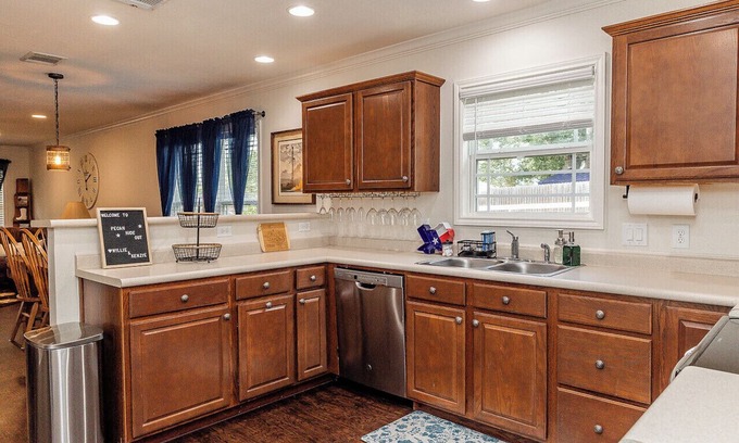 Brenham Haus | New! Pecan Hide Out is a rustic home with fire pit and tree house!