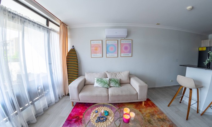 Santa Ana Eigentumswohnung | NEW! Refurbished smart condo, chic & unique. Private Patio