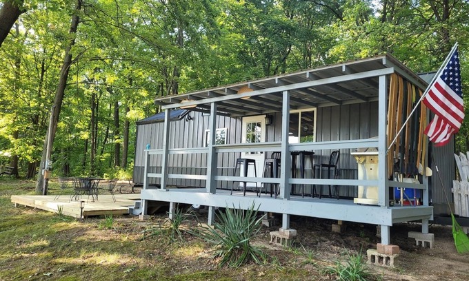 Greenville Wohnung | New! Robin's Nest - Cute Lakefront Tiny House! Includes lake access!